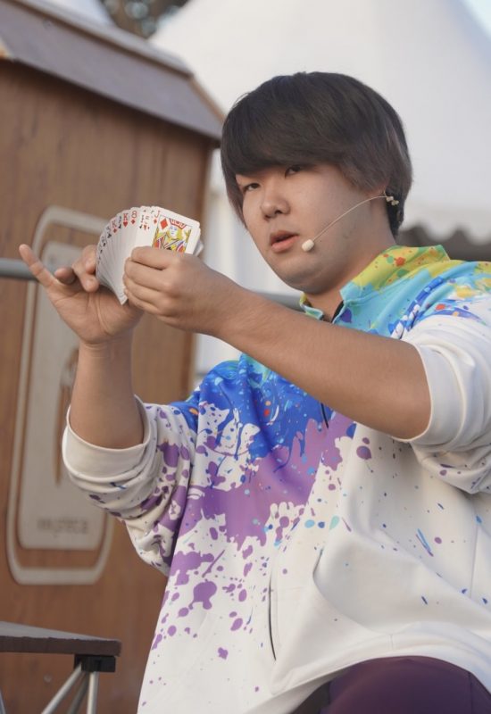 『street magic show』