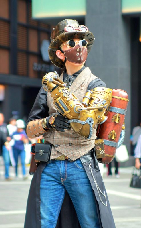 <small>『スチームパンクスタチュー』</small>