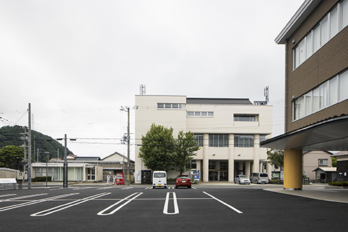 Kasumi Ward Central Community Center（Kasumi-ku Chuou Kominkan）