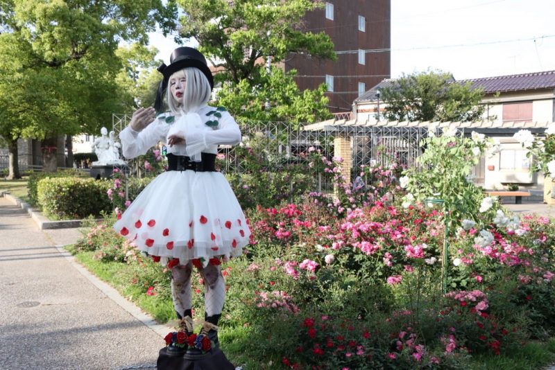 <small>Living Statue “Awakening of the Automaton”</small>