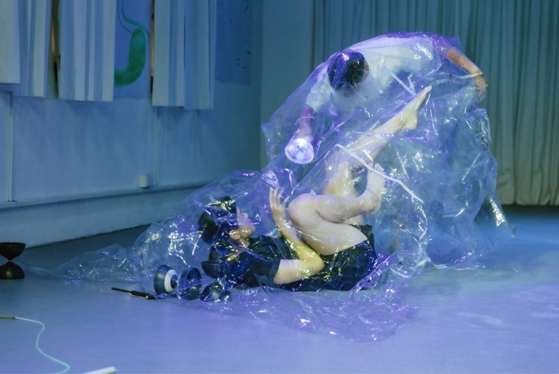 Contemporary Circus”彼・岸”<br>Creat/performer: Cheng Yu Jyun, Tsai Yi Shan