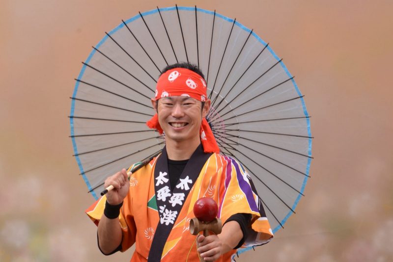 <small>和風曲芸</small>