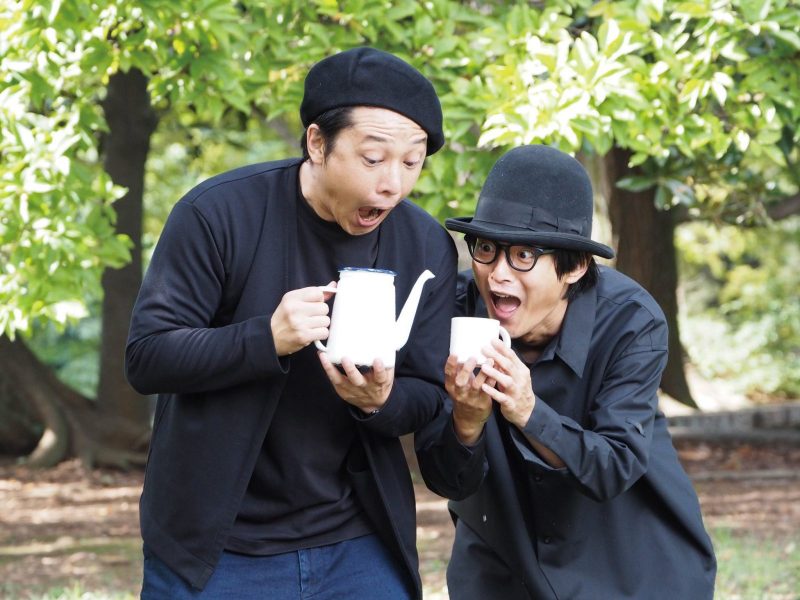 <small>パントマイムコメディ</small>